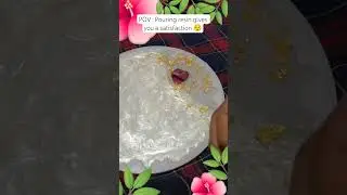 Satisfying resin pouring video 😊✨💕 #diy #thehandmadens #art #love #resinartist #viralvideo #pouring
