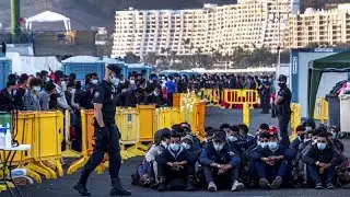 Los hoteleros canarios piden la salida de inmigrantes de sus establecimientos