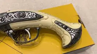 Пистолет трехствольный Франция 18 в, Revolving 3 barrel flintlock pistol, Denix 1309