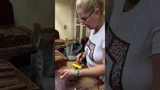 Finishing touches at the El Laguito factory in Havana... #asmr #unboxing #howto #fy #fyp
