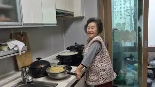80살시골엄마 막내딸 너는 지금만 같으믄 대학가고도 남엇따ㅠㅠ 긍게~~~