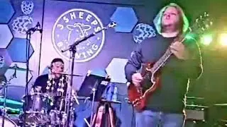 The Droors rockin' The Doors&rsquo; &ldquo;Five To One&rdquo;🤪🤙