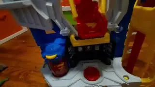 Imaginext Ultimate Headquarters Review &mdash; 2‑ft Batcave, 10 Villains & One Surprise?