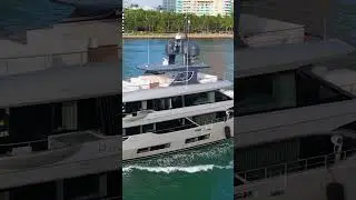 2025 IS GOING TO BE MY YEAR! YACHT SPOTTER MIAMI.