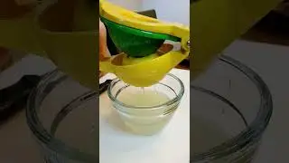 Quick Review of the Zulay Kitchen Metal 2-in-1 Lemon Squeezer