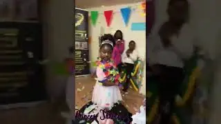 I got on the 360 booth for my 3rd princess birthday party and it was so magical #shorts