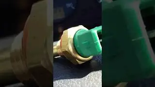 Sympt&ocirc;mes d'une sonde de temp&eacute;rature de liquide de refroidissement d&eacute;fectueuse ! Diagnostic facile