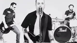 The Bermudas - One More Minute (Official Vídeo)