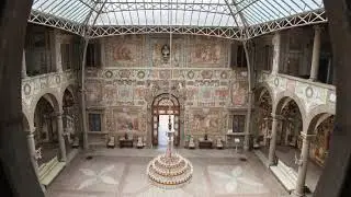 Villa La Petraia - il cortile con gli affreschi del Volterrano e Cosimo Daddi - courtyard