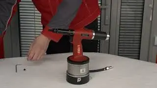 Заправка гидравлическим маслом пневмогидравлического заклепочника FIXIT FT5612