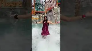 Waterpark enjoy😉paani bahut zor se lagta hai😁 #bindasskavya #bindasskavyashorts #waterpark