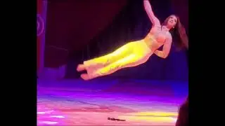 Mishel Quirós Aerial straps