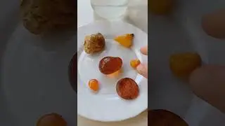 Перевіряємо бурштин у солоній воді Baltic amber test