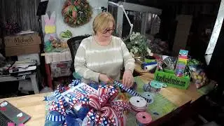 How to use a 10&rdquo; wreath frame - March 11, 2021 Krazy Mazie Kreations