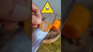 Razor-sharp knife - Testing the knife's sharpness with a carrot! #shorts #reels  #sharpeningknife