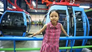 Senangnya Novelian Naik Kereta Gantung