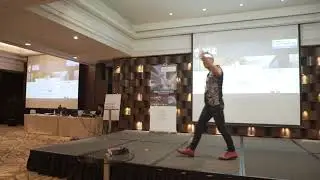 Chris J Reed Live at Singapore CoreNet talking LinkedIn/Personal Branding