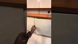 A Estante Reno Home possui um design contempor&acirc;neo e estrutura em MDP/MDF.