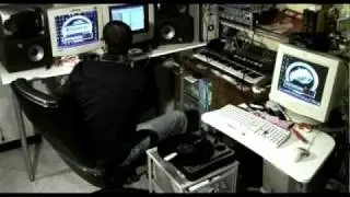OLuWong producing in home studio