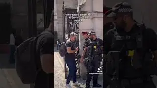 Вооружённый полицейский должен защищать своё табельное оружие! 😱