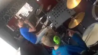 Tim Wienen en Barry Tuinstra drums