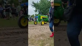 Parade of power at nowthen threshing show 
