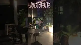 Bangkok! Live music! This guy was on the Voice in Thailand!