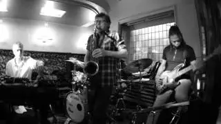 McSim 3 feat. Linley Marthe / Jeroen VH live at Archiduc 2015 - Gratitude