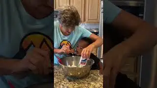 Making slime in 60 seconds #shorts #toddler #family #momlife #nana #slime