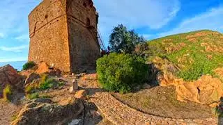 Balade en Corse : Porto &agrave; Piana via la tour g&eacute;noise, le port, la plage & les calanques l&eacute;gendaires