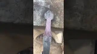Forging the mouthpiece for a Spanish spade bit