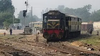 Epic Trains at Khanewal: Millat Departs, Shalimar Arrives, Karachi Roars!