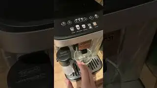 De&rsquo;Longhi Magnifica Evo Automatic Espresso Cappuccino Machine with Latte Crema System milk carafe