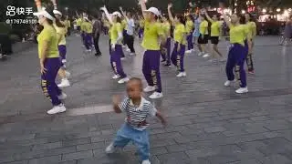 三歲小孩的廣場舞