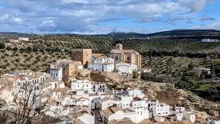 Setenil - Beautiful Spanish town with cave and cliff houses