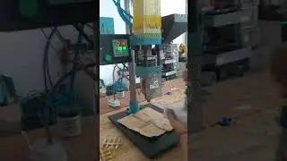 M&aacute;quina Injetora de Pl&aacute;stico - MAQ-INJET 4500P -- Inje&ccedil;&atilde;o de pino fixador