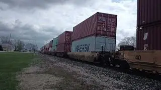 H2 Gevo BNSF 7692 rumbles through Mazon, IL