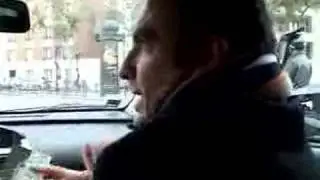 NIKOS EN COULISSES
