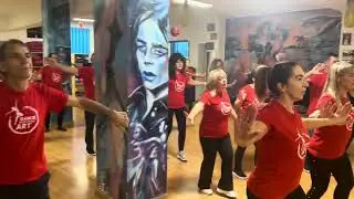 &ldquo;Fingo e Spingo&rdquo; Tiziano Ferro Balli di gruppo 2025 M. Luisana Muschitiello 