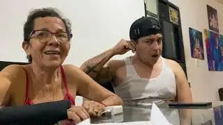 Casi se vomita mi mamá 😂