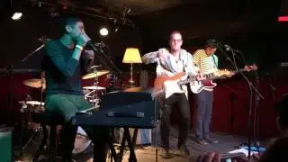 Joey Dosik 