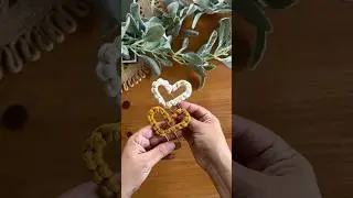 🤍💛 macrame heart bookmarks #macrame #macrametutorial #diyprojects #bookmark #easymacrame #diycraft