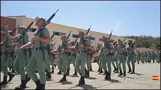 A 160 Pasos por Minuto y un Sólo Corazón como un Huracán de Guerra Desfila la Legión.