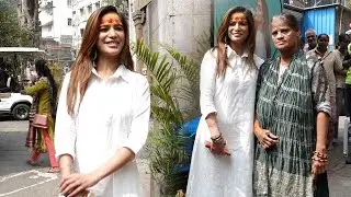 Poonam Pandey Visit Mumbai’s Babulnath Temple To Seek Blessings