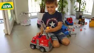 Spielzeug Feuerwehr LENA&reg; TRUXX ab 2 Jahren [Mit Feuerwehrmann & ausfahrbarer Leiter] 2019