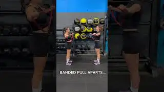 Come to the gym with us 💪🏼 #fitness #mobility #upperbody #sisters #fitsisters #pullups #toestobar