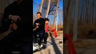 Moti Pushpa Dropped the Fish 😱 | Funny Battle Scene | Viral Comedy Video #shortsfeed #funny #comedy