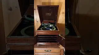 Old King Tut (Von Tilzer) Duet with Orchestra accompaniment. Billy Jones And Ernest Hare