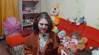 Почему  сестра такая !?