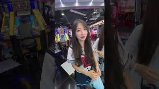 随机给路人200元，让我和她们玩一下，会是什么体验呢？ 沉浸式体验和重庆小妹一起玩的过程##沉浸式体验和 #vlog时尚 #抽象 #杜院长